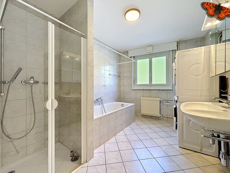 Apartment with 4.5 rooms, veranda and terrace in the center of Romont (6)