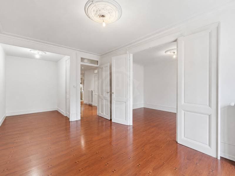 Charming Apartment - Geneva (2)