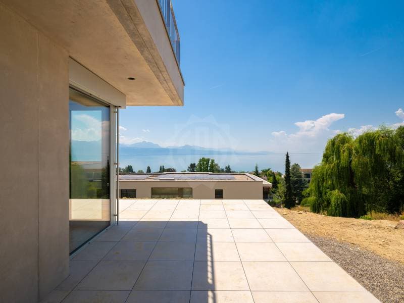 Neue Villa mit spektakulärer Aussicht auf den Genfer See in Lutry (2)