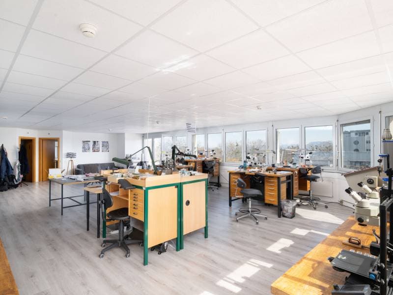 A rare investment opportunity in a dynamic sector! (5)