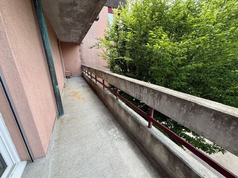 Spacious 5.5-room apartment in Savigny (11)