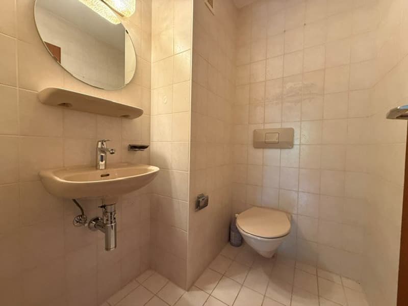 Spacious 5.5-room apartment in Savigny (10)