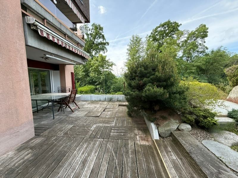 Spacious 5.5-room apartment in Savigny (12)