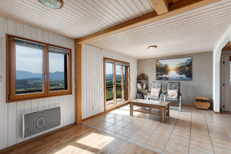 EN EXCLUSIVITÉ – Chalet avec vue imprenable sur les Préalpes fribourgeoises (12)