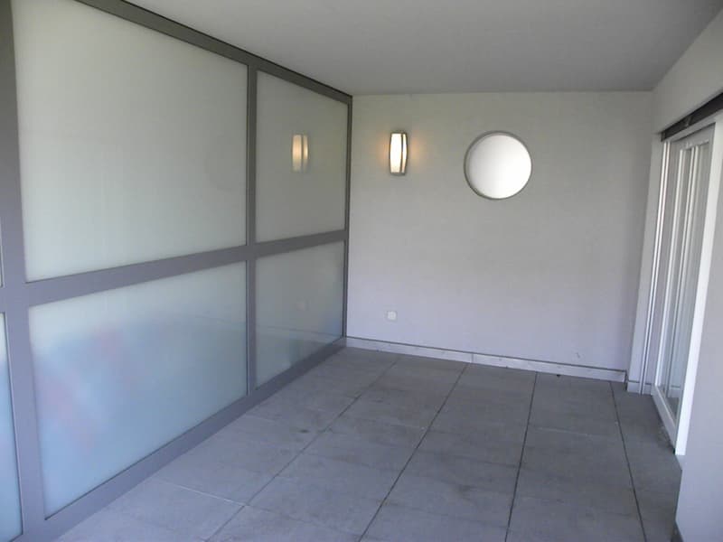 Modern studio with balcony in Fully (9)