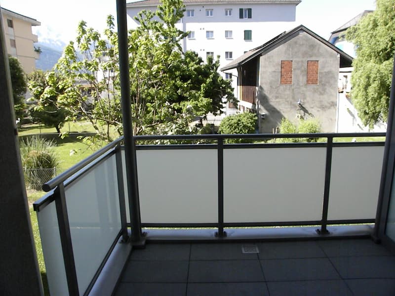 Modern studio with balcony in Fully (8)