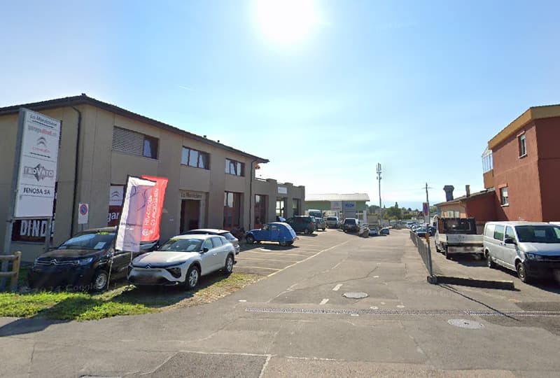 Posto auto esterno (2)