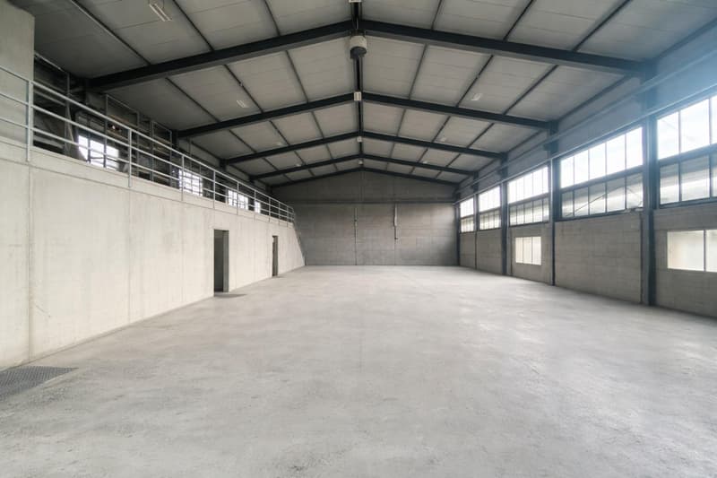 Magazzino industriale di circa 700m² (2)