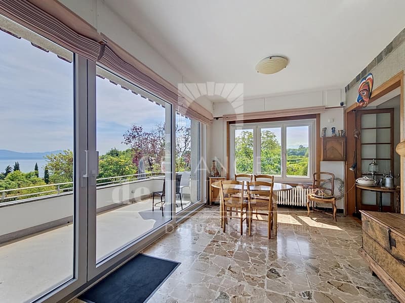 Situation premium : Villa avec vue lac, piscine naturelle et vaste jardin intimiste (13)