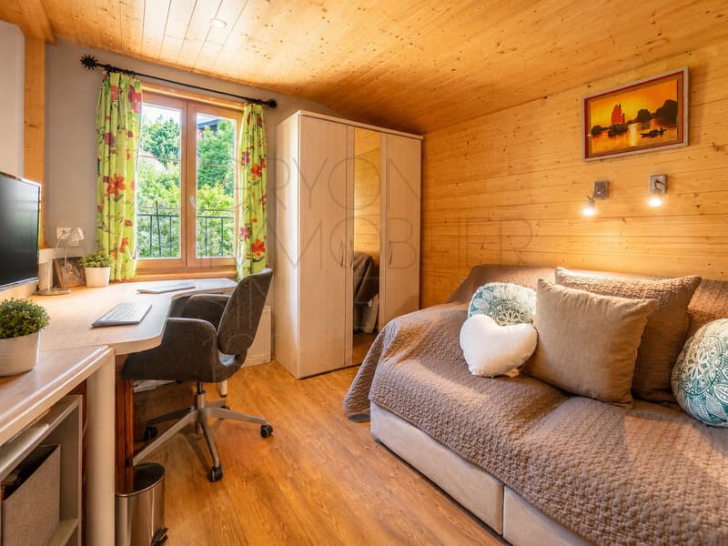 Chalet à Gryon avec studio indépendant, vue sur les montagnes. (11)