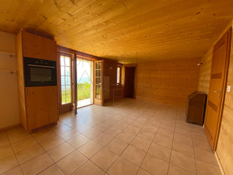 For rent for a year in Les Posses sur Bex, nice 2-room apartment on the ground floor (3)