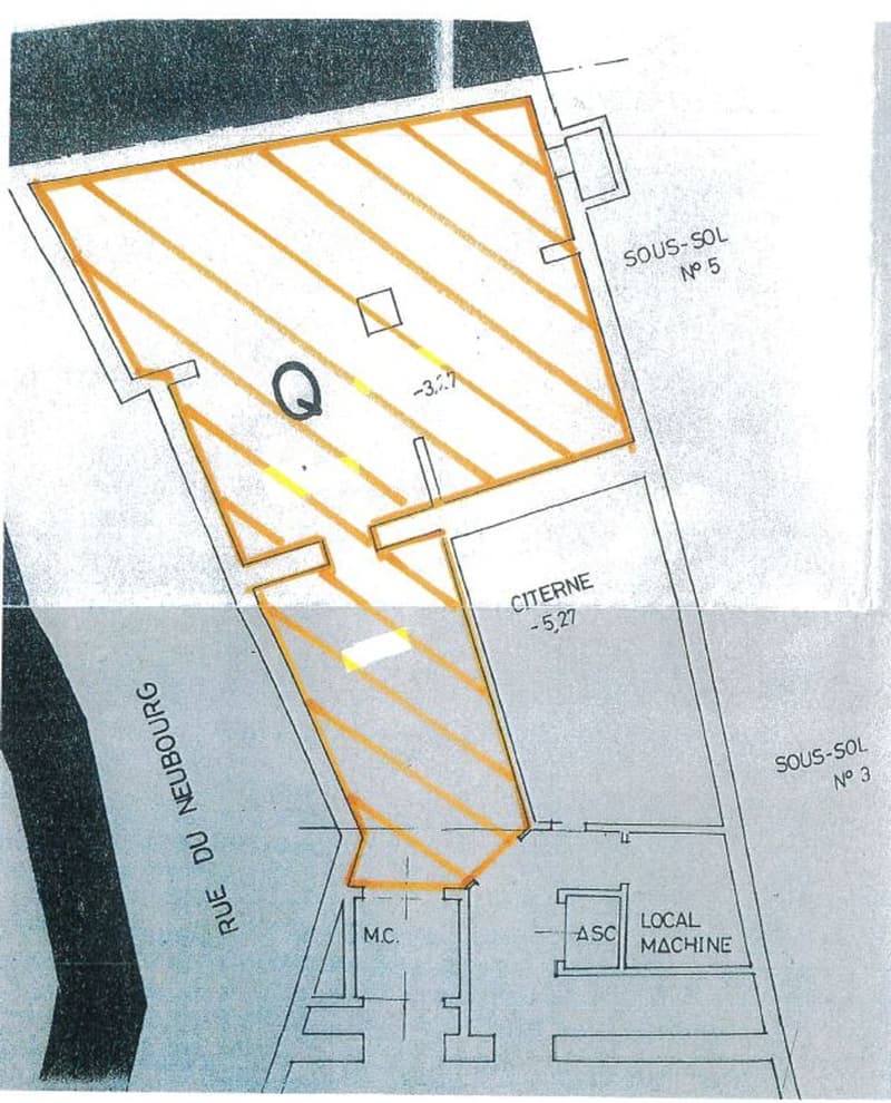 Spazio commerciale al piano terra situato nel centro di Neuchâtel (5)