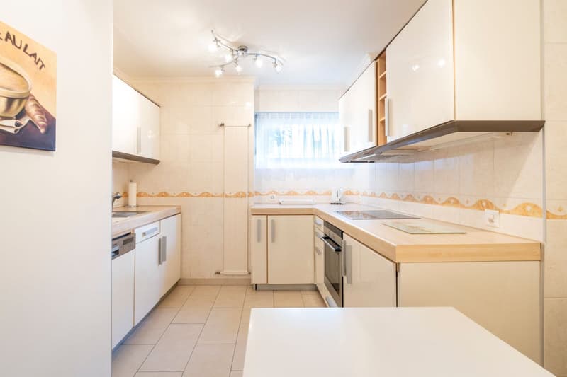 Beautiful 2.5-room apartment with balcony (6)