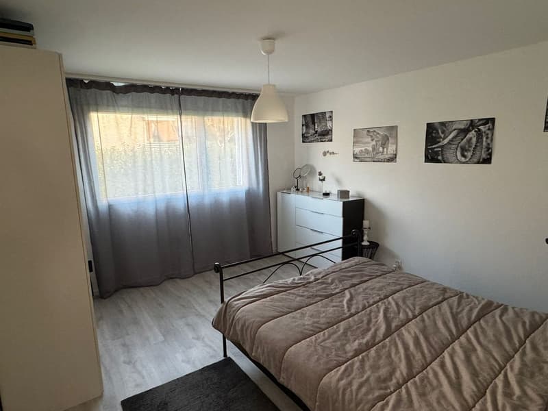Très bel appartement de 3.5 pièces - grand balcon - dans un petit immeuble (7)