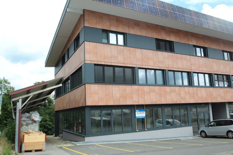 Atelier - dépôt au rez-de-chaussée dans la zone industrielle d'Echallens (3)