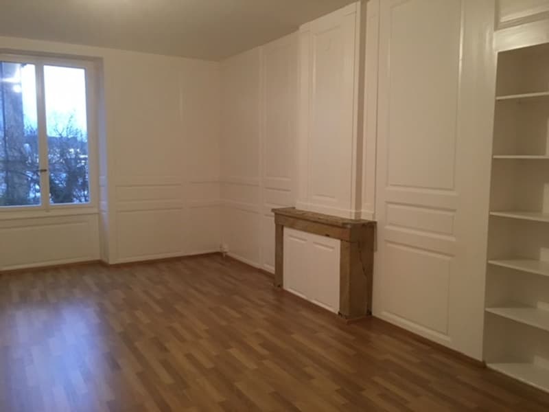 Spacieux appartement de 3.5 pièces au 2ème étage entièrement rénové (2)