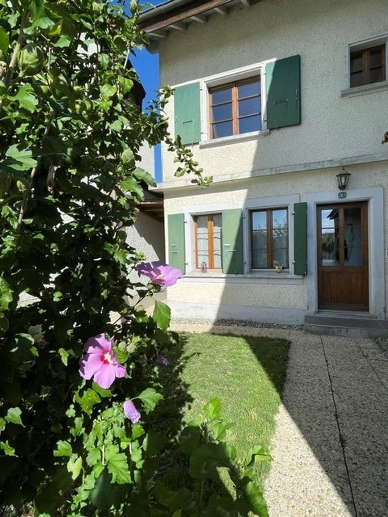 Jolie petite maison contigüe (1)