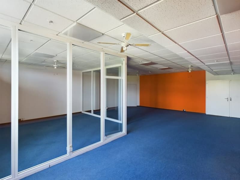 86 m2 office located in an administrative center with high foot traffic, Crissier (3)