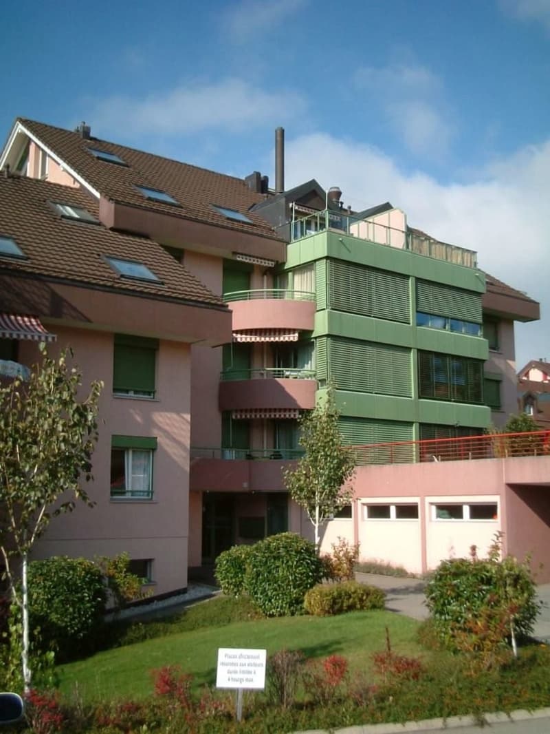 Appartamento di 3.5 locali con terrazza al piano terra a Ecublens (1)