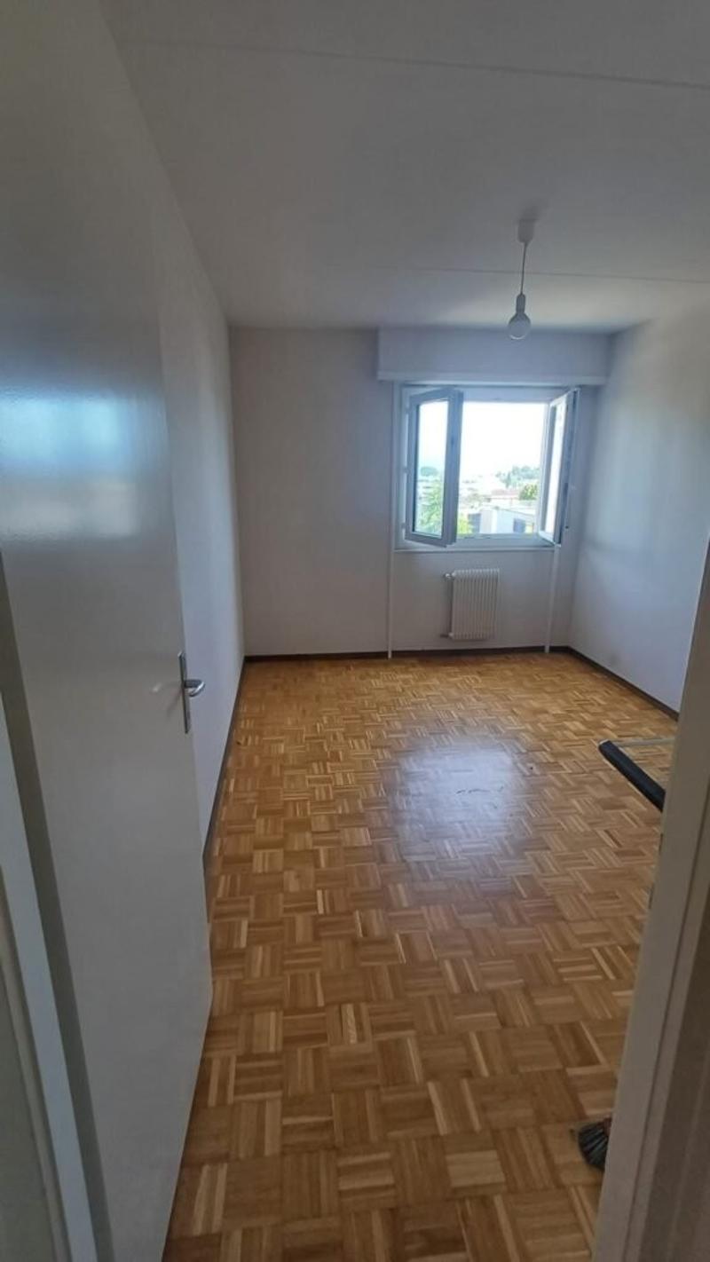 Appartamento di due locali al 5° piano con balcone a Renens (3)
