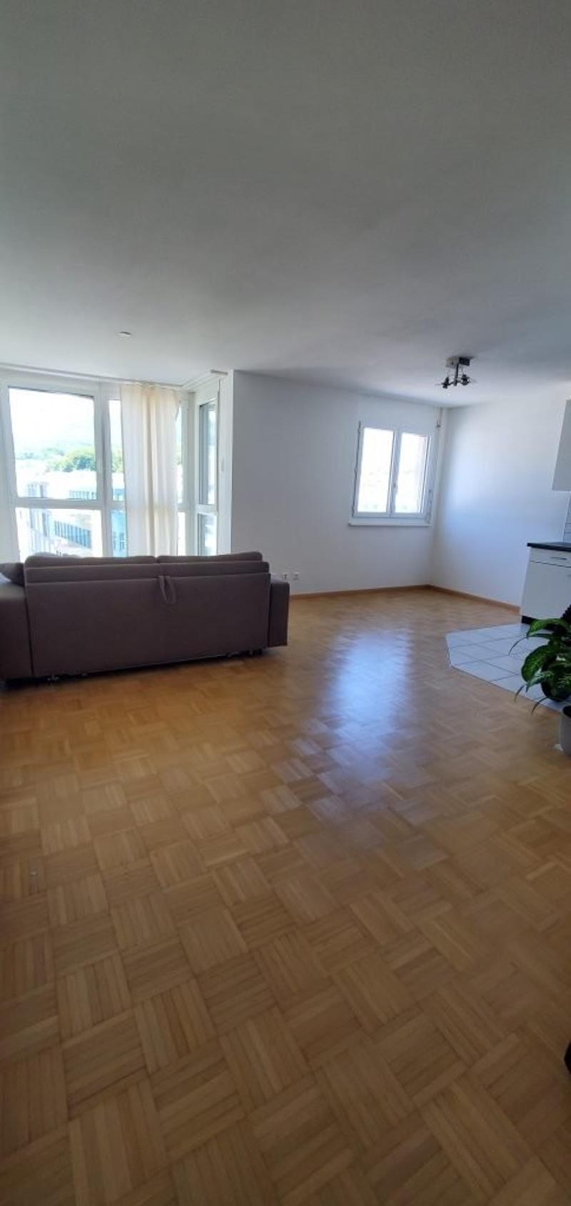 Wohnung mit 1,5 Zimmern im 6. Stock in Vevey (2)