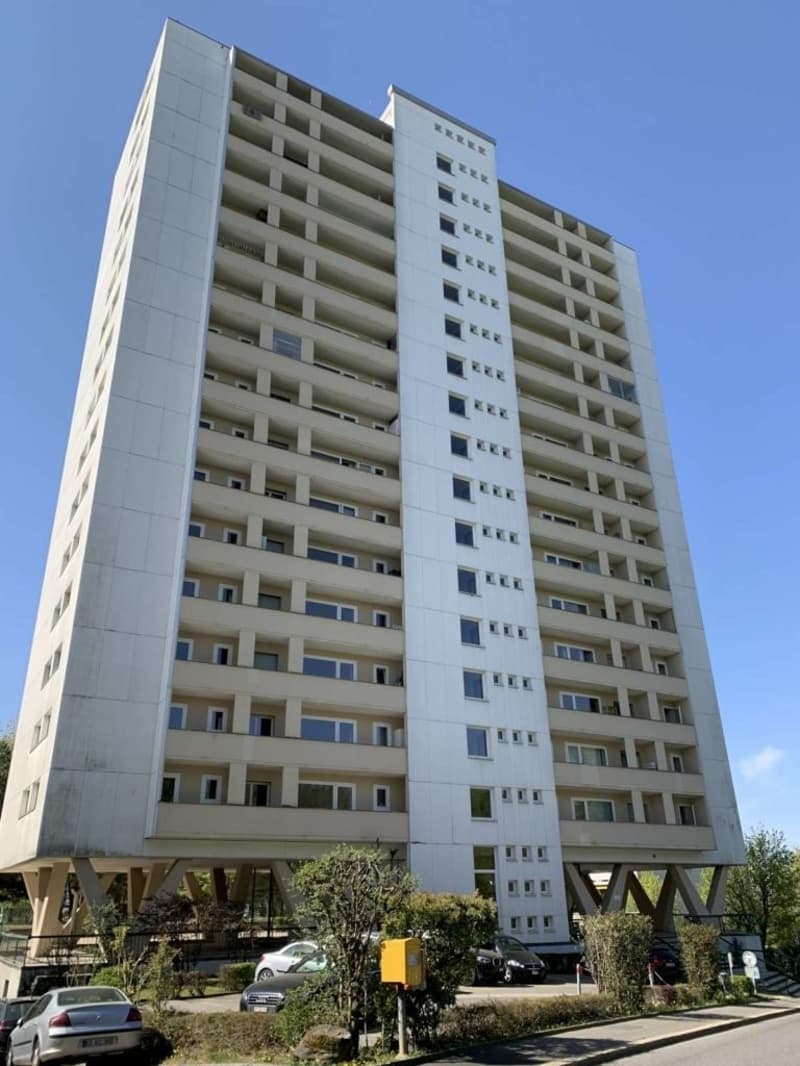 Appartement de 5.5 pièces au 16ème étage avec balcon à Lausanne (1)