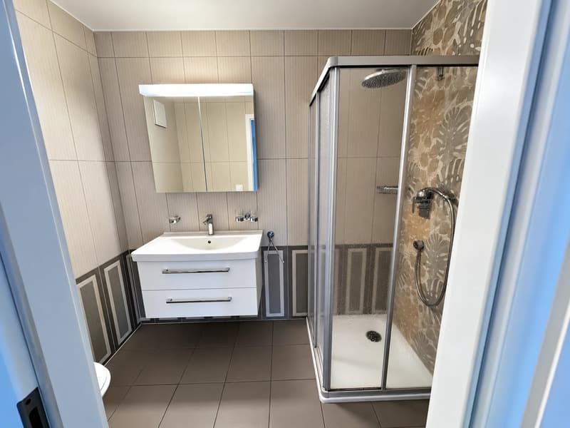 Appartement de 2.5 pièces au 1er étage avec balcon à Villeneuve (5)