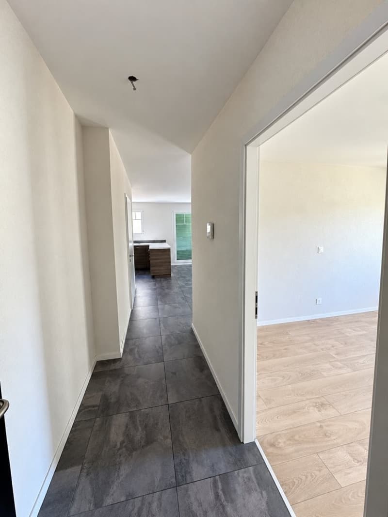 Appartement de 2.5 pièces au 1er étage avec balcon à Villeneuve (4)