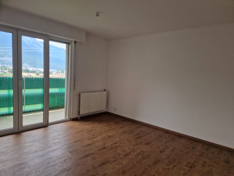Massongex: helles 2.5-Zimmer-Wohnung mit atemberaubendem Blick zu vermieten (7)