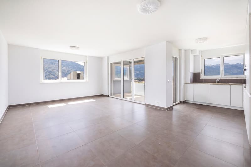 Lumineux appartement en attique de 4 pièces avec vue sur les montagnes à Bex (2)