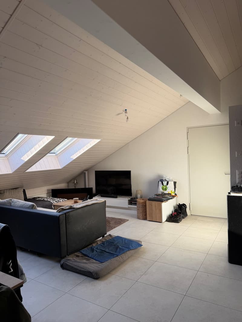 Bex : charmant appartement de 2,5 pièces avec balcon et vue sur les montagnes à Bex (2)