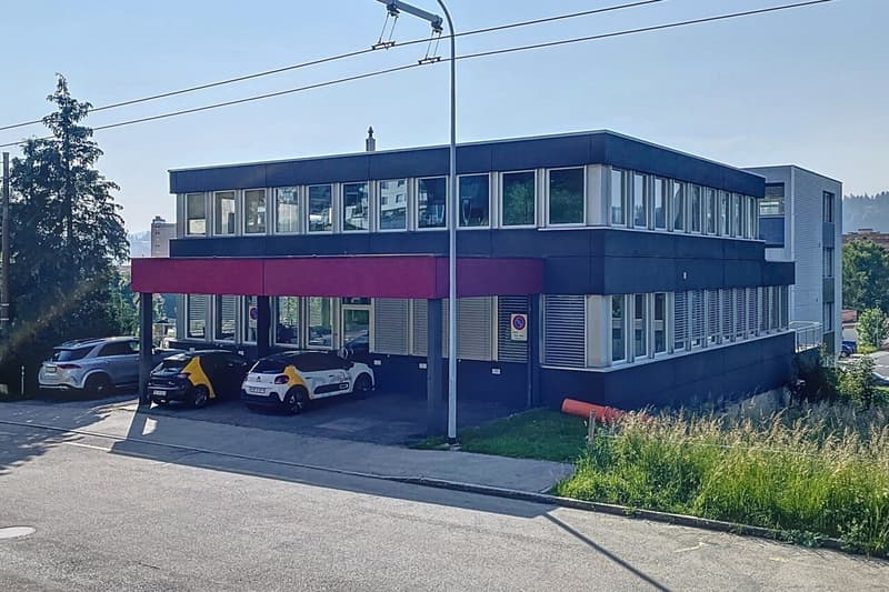 Superficie commerciale/ufficio con terrazza (3)