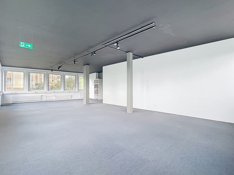 Superficie commerciale/ufficio con terrazza (2)