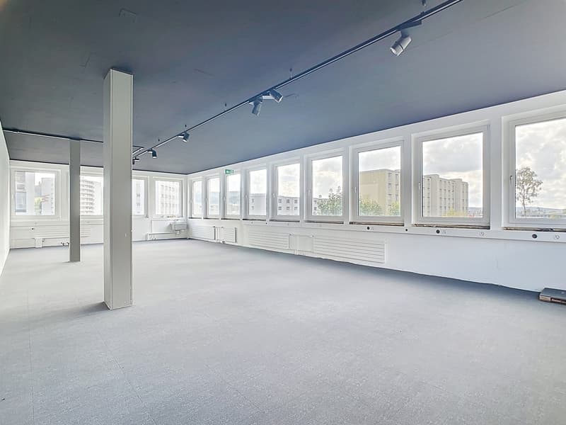 Superficie commerciale/ufficio con terrazza (7)