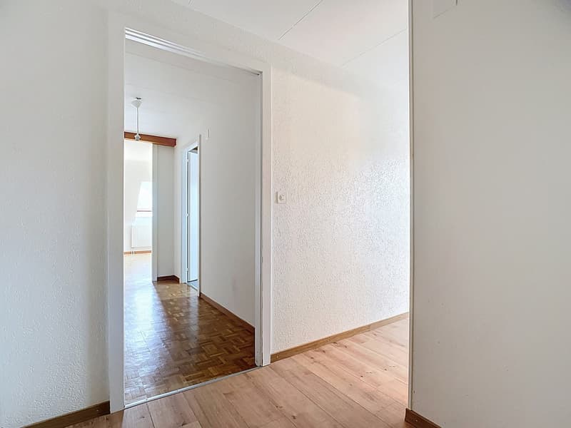 Hall_1.jpg
