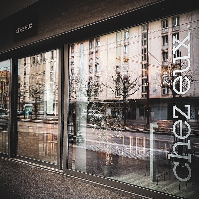 vitrine-chezeux.jpg