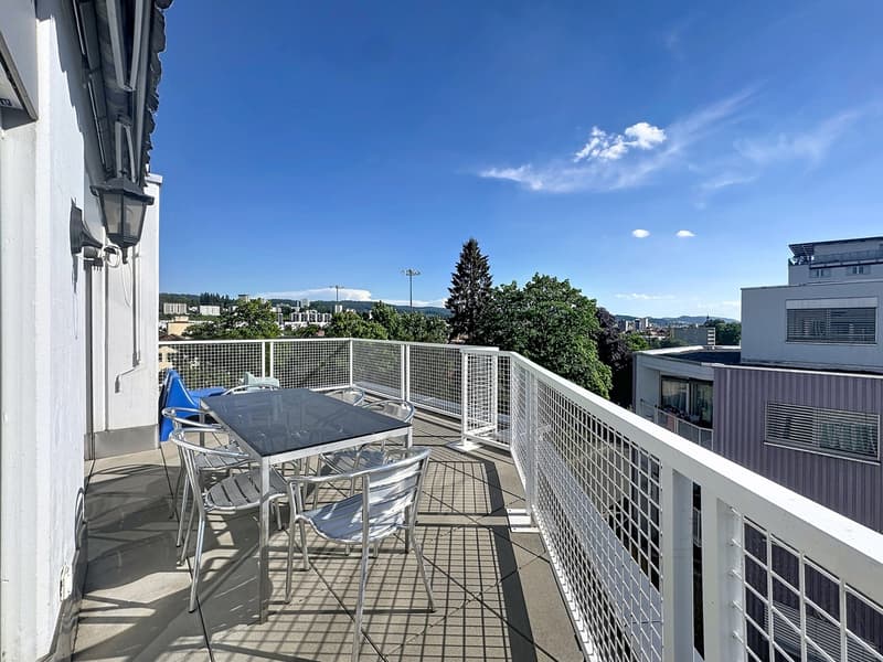 Penthouse apartment with 5.5 rooms, two terraces and two balconies (1)