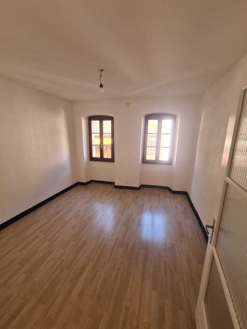 Appartement en duplex de 4.5 pièces entièrement rénové au 1er étage (3)