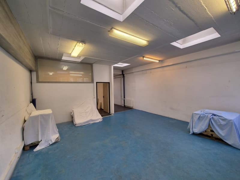 Premise of approximately 174m2 located on the ground floor. (4)