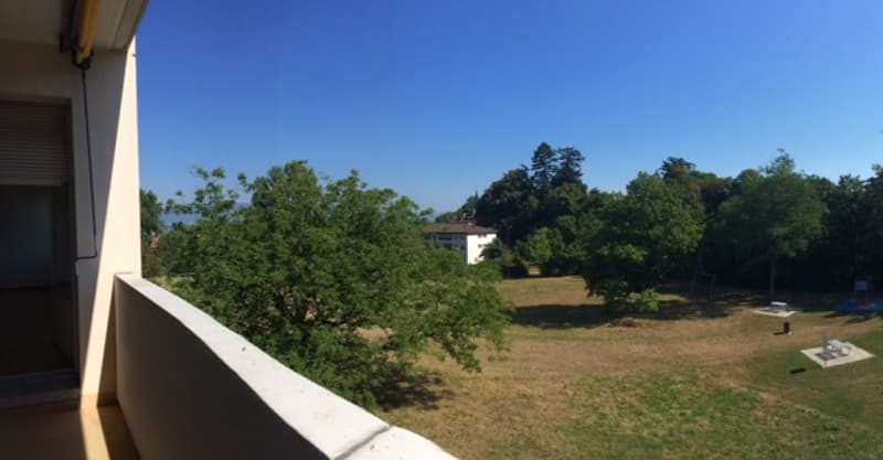 Appartamento di tre locali con balcone, situato al 3° piano. (3)