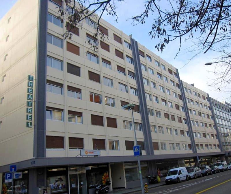Arcade von etwa 61 m2 (3)