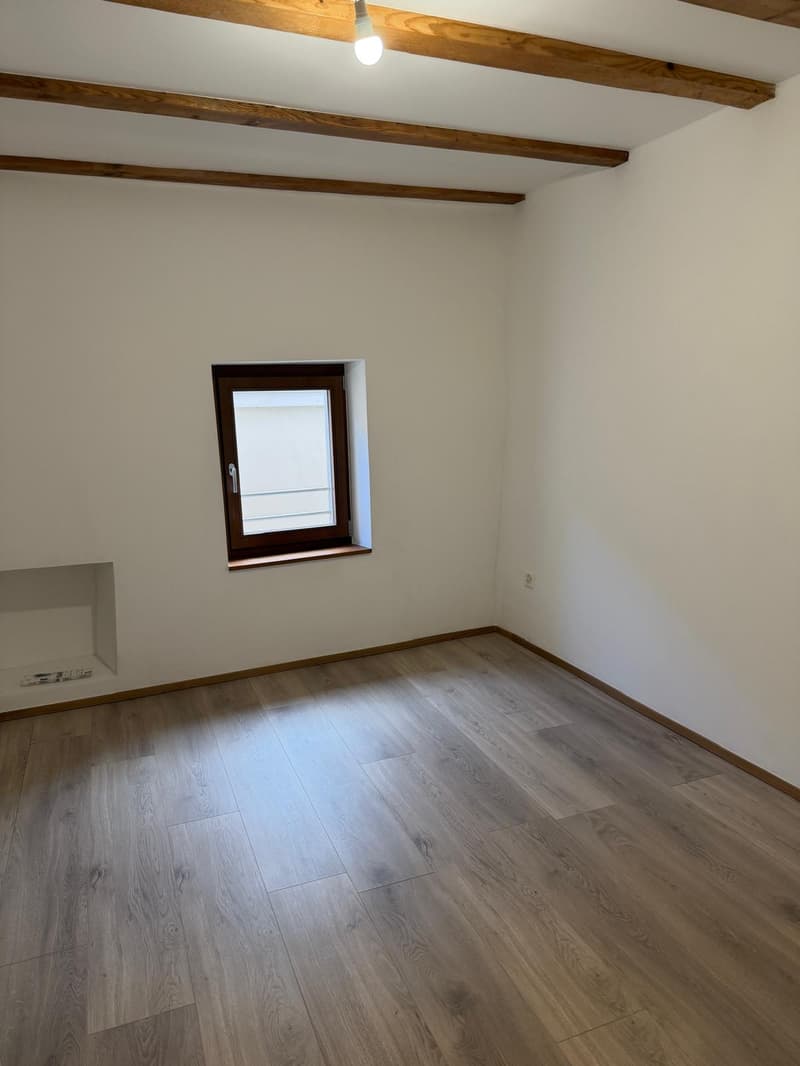 Located in the heart of the Arare hamlet, this fully renovated 160 m2 village house combines modern and functional amenities. (11)