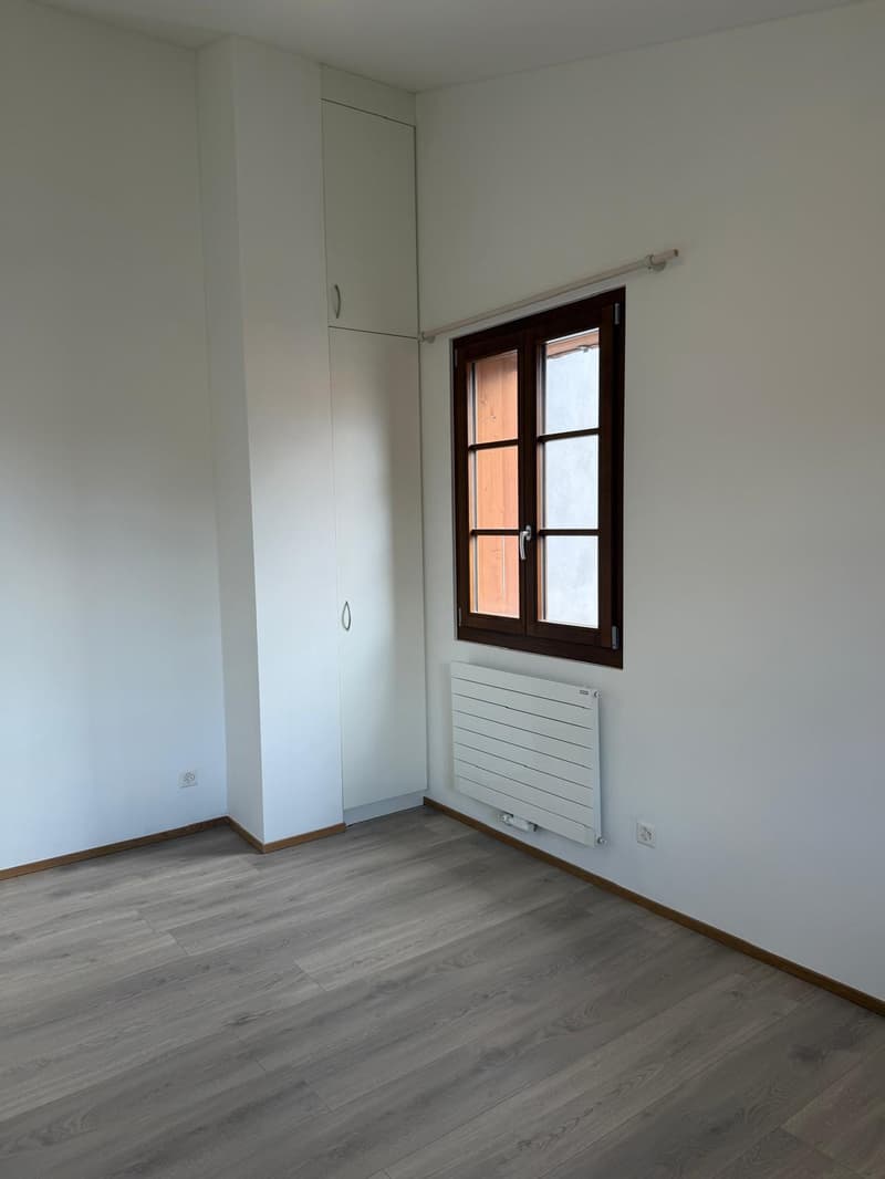 Located in the heart of the Arare hamlet, this fully renovated 160 m2 village house combines modern and functional amenities. (9)