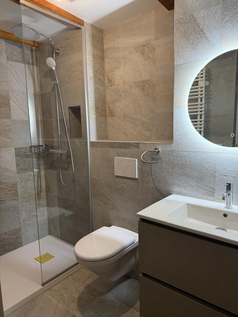 Located in the heart of the Arare hamlet, this fully renovated 160 m2 village house combines modern and functional amenities. (7)