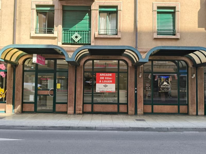 Arcade of 62 m2, ideal for a hair salon activity (1)