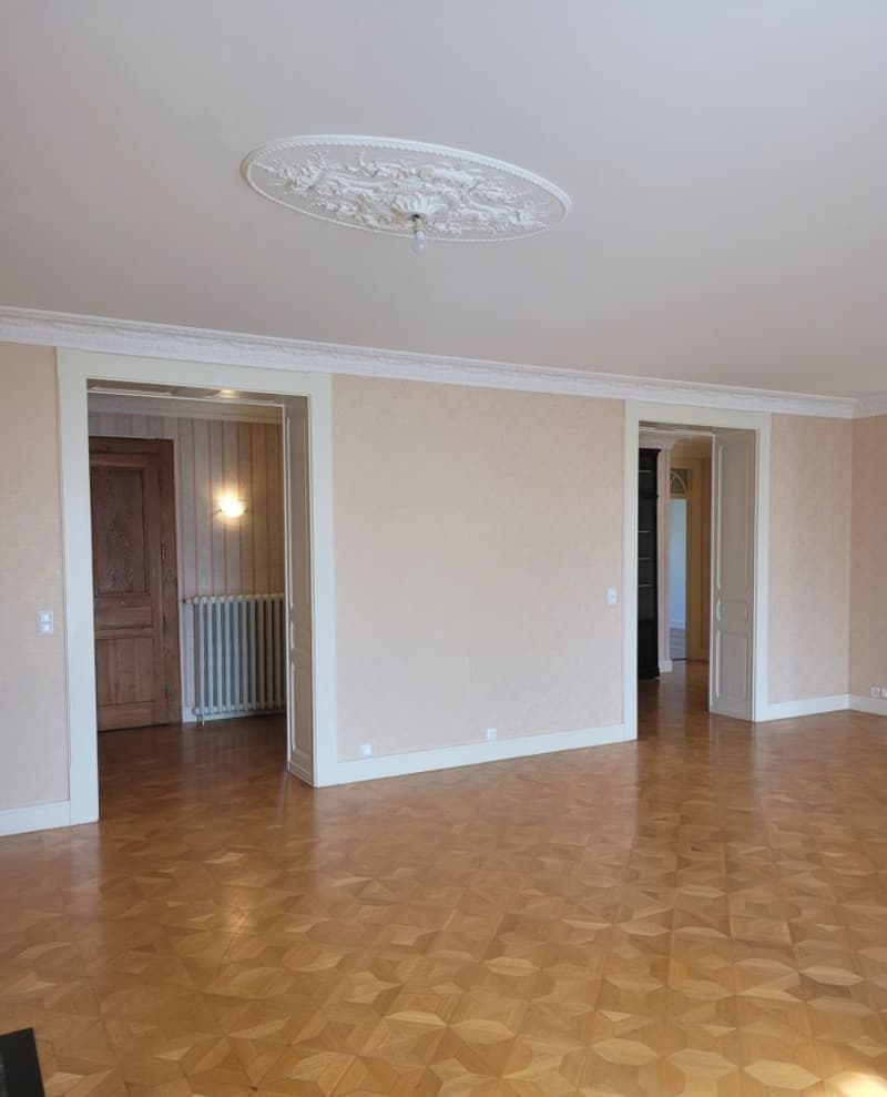 Appartement duplex traversant, situé au 4ème étage. (3)
