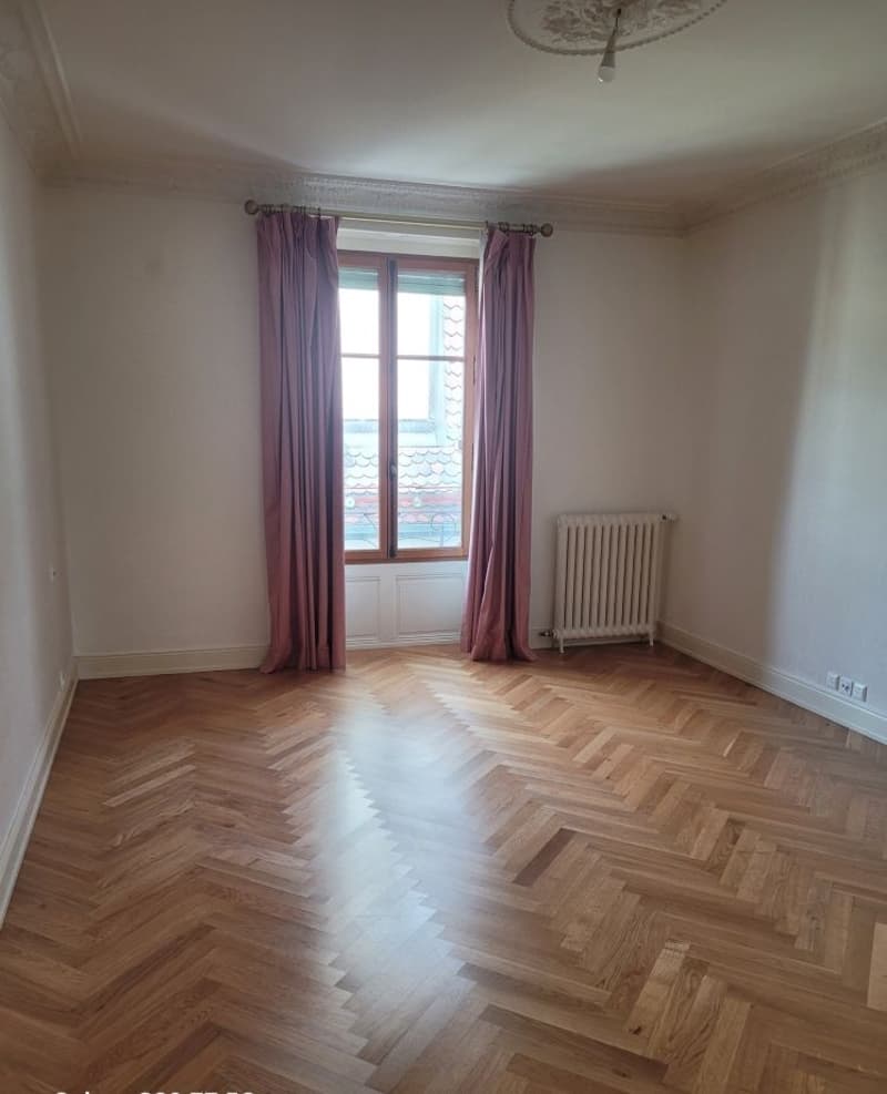 Appartement duplex traversant, situé au 4ème étage. (5)