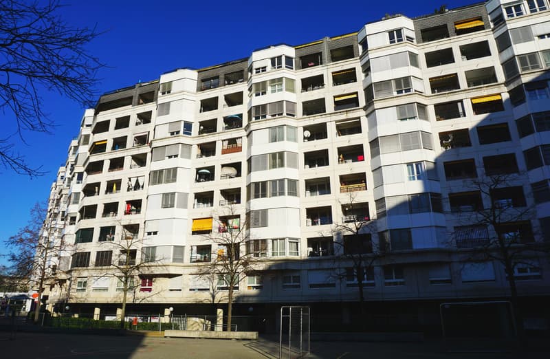 Appartement de 3 pièces avec balcon, situé au 2ème étage. (1)