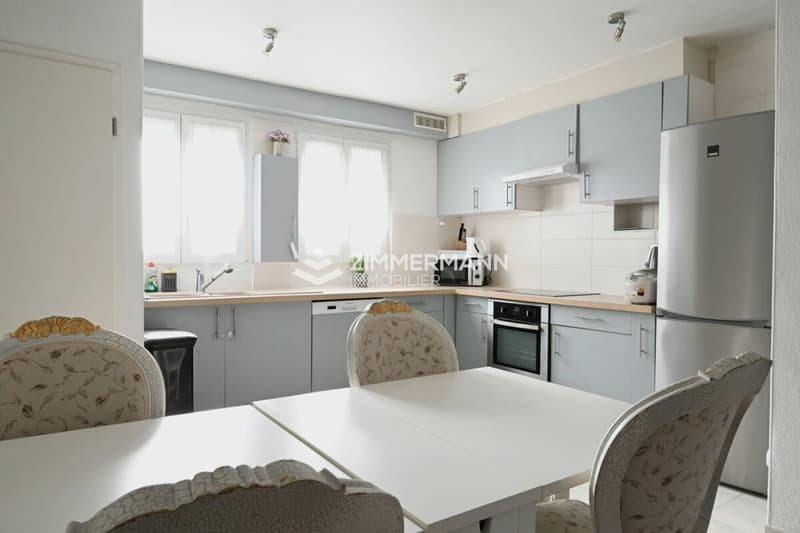 Spacious house with veranda, garden and outbuilding - just a few minutes from Geneva (3)