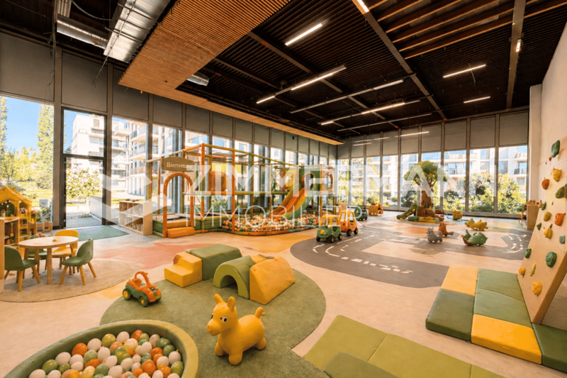 Superb commercial space on the ground floor 525m2 (16)